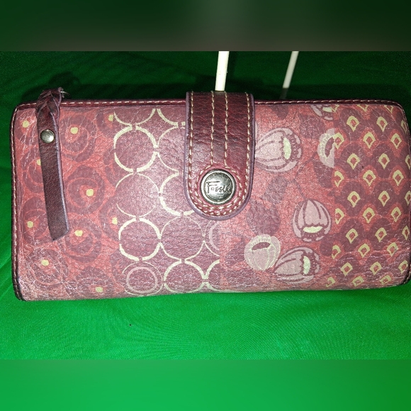 Fossil Maroon and Cream Patterned Wallet - Picture 2 of 8